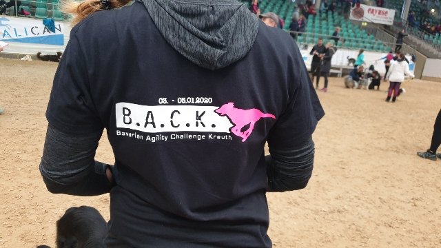 Unser T-Shirt von der B.A.C.K.